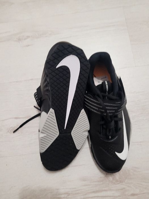 Штангетки NIKE SAVALEOS нові original