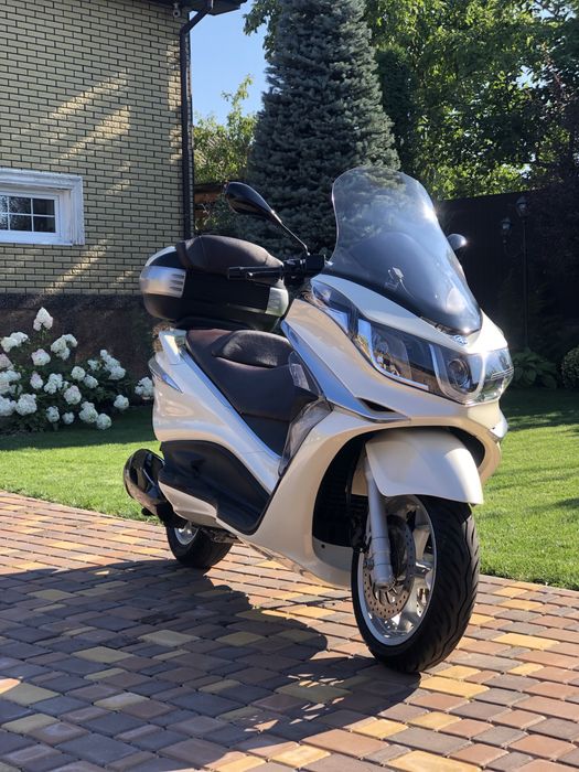 Свіжак!З Японії ! PIAGGIO X10-350!