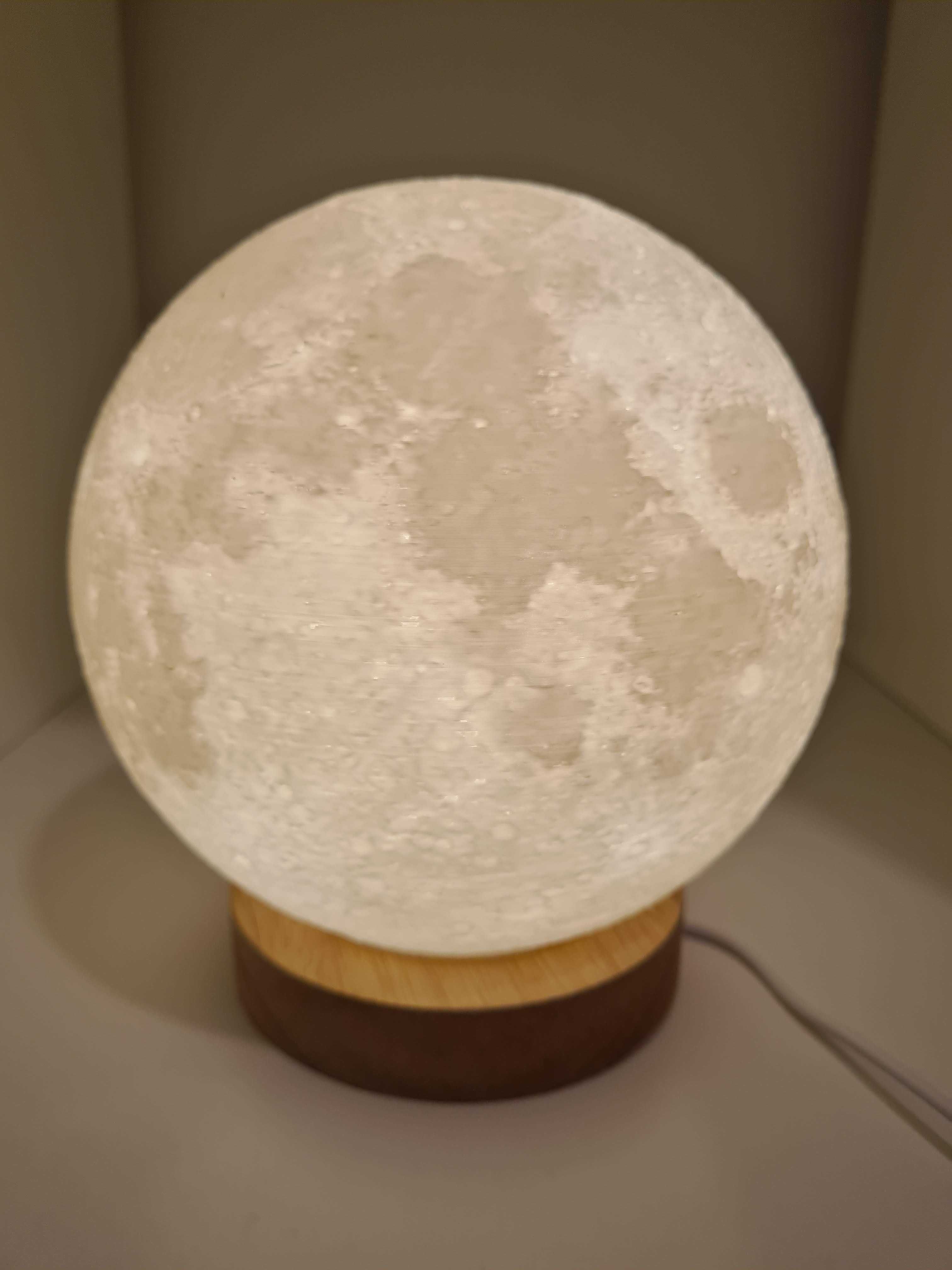 Candeeiro LUA | Iluminação Decorativa e Atmosfera Relaxante