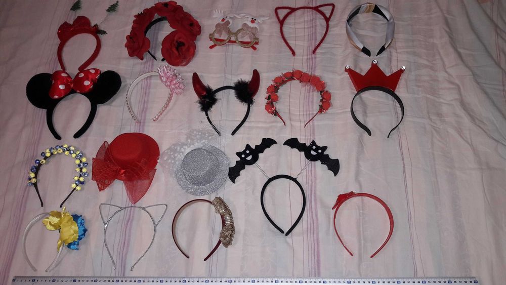 Обручі, вінки, пов'язки, капелюхи, банти маски дівчинці. Усе по 30 грн