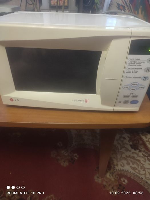 Мікрохвильова піч Lg MS-1744W