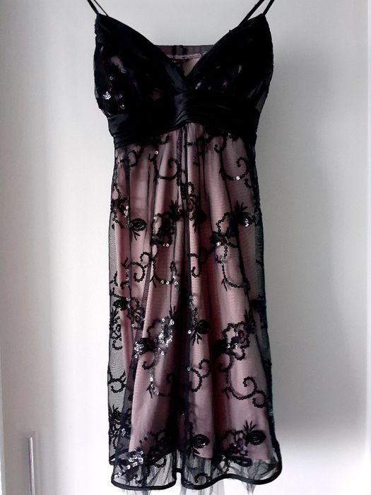 Sukienka s/m na ramiączkach z dodatkami świecącymi