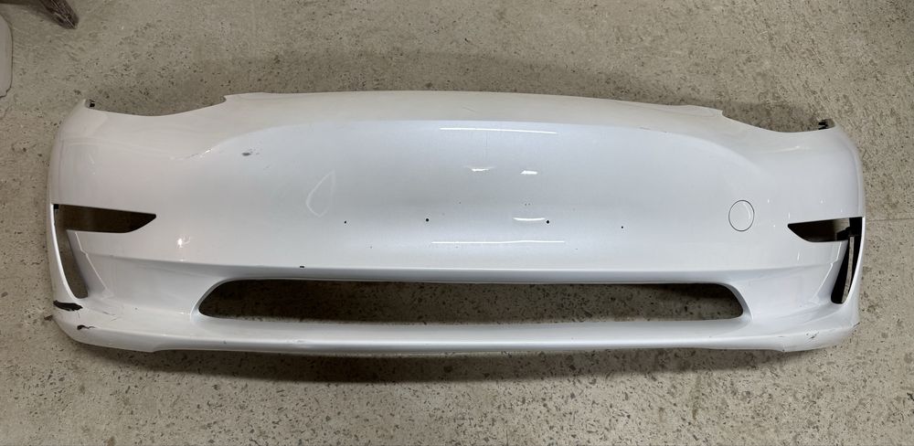 Tesla Model 3 бампер передній