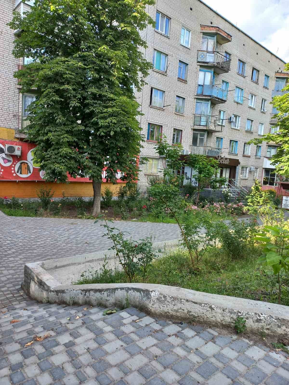 Продам 2 приватизовані кімнати в гуртожитку