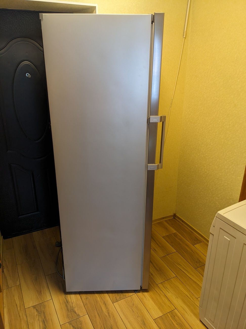 Морозильна камера Beko RFNE312E23X, No Frost, 312л