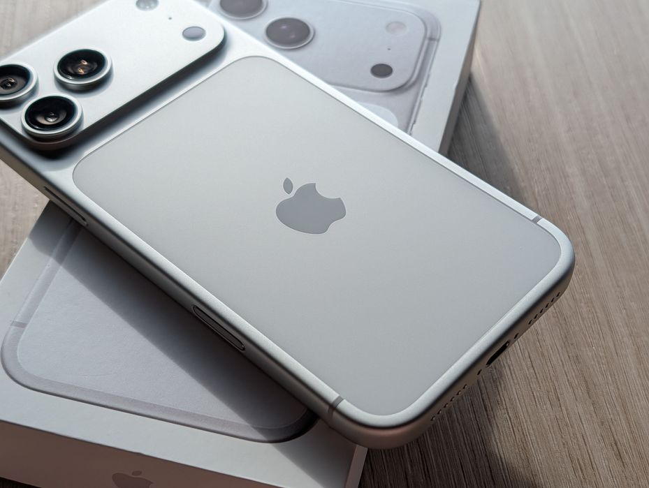 Apple iPhone 17 Pro Max 256GB Silver - idealny, bez rat