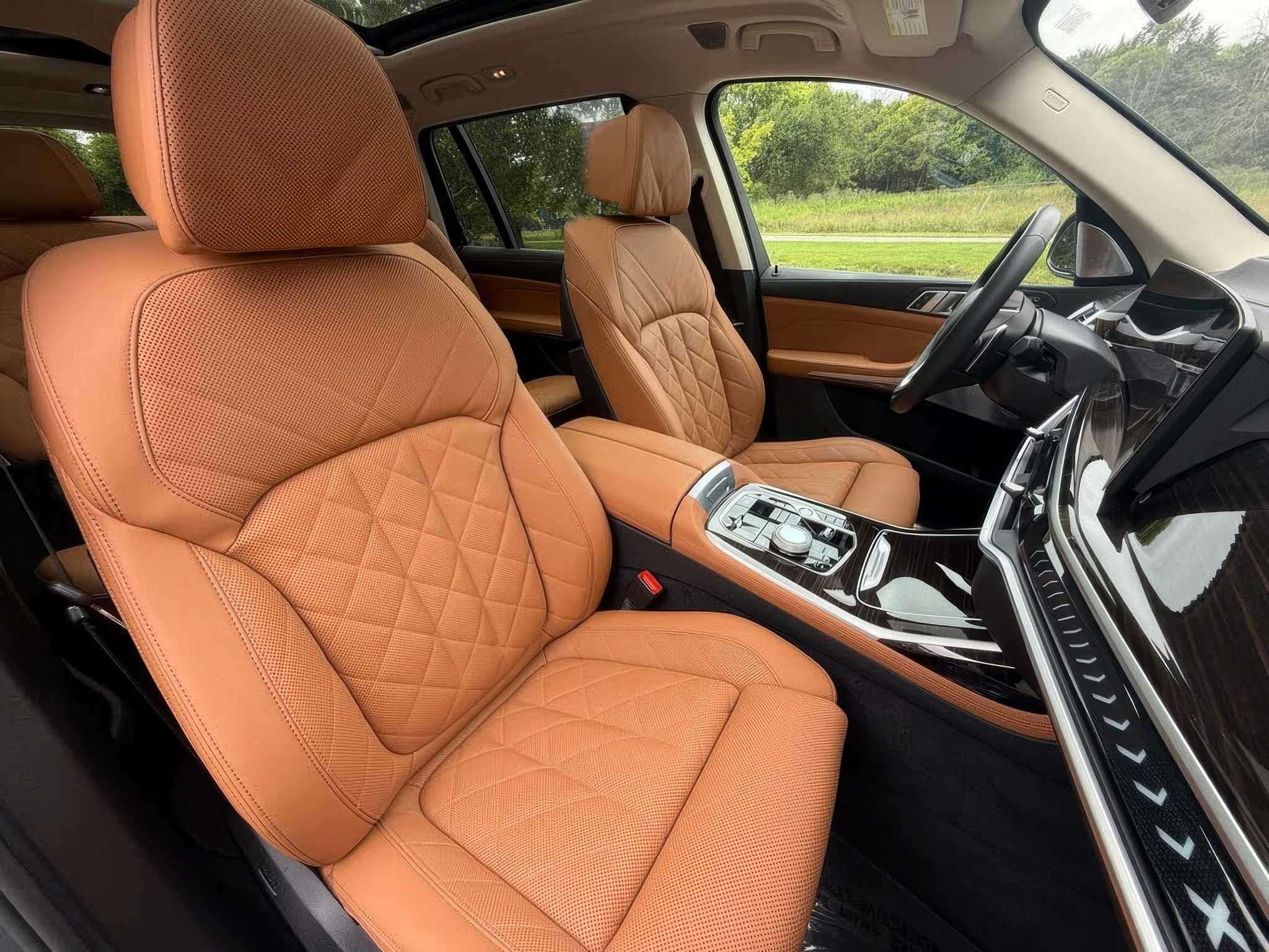 2023    BMW   X7