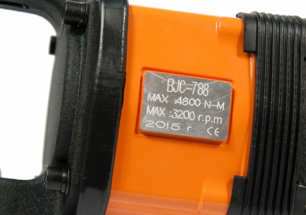 Гайковерт ударный BJC 788 1 дюймовый 4800Nm + шланг+12 насадок M80521