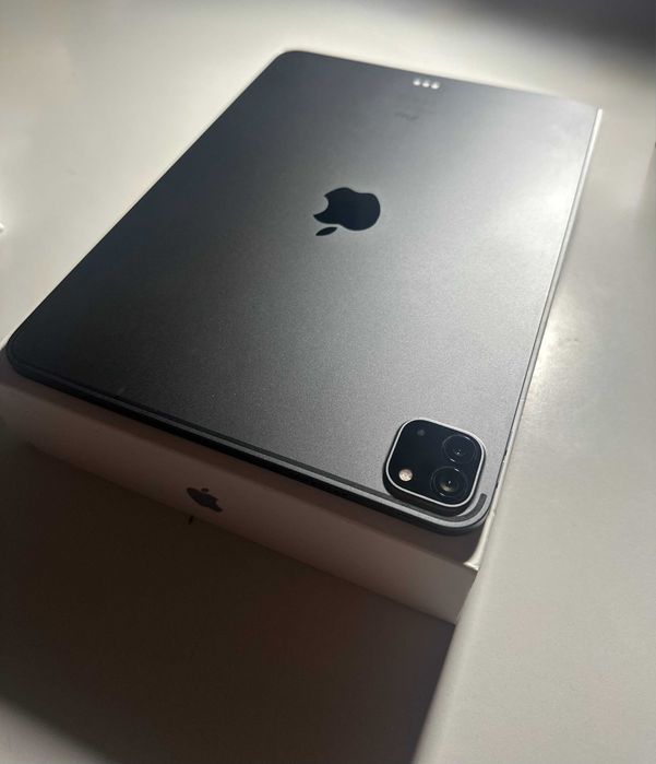 iPad Pro 11" M1 128 GB Space Grey klawiatura obudowa folia