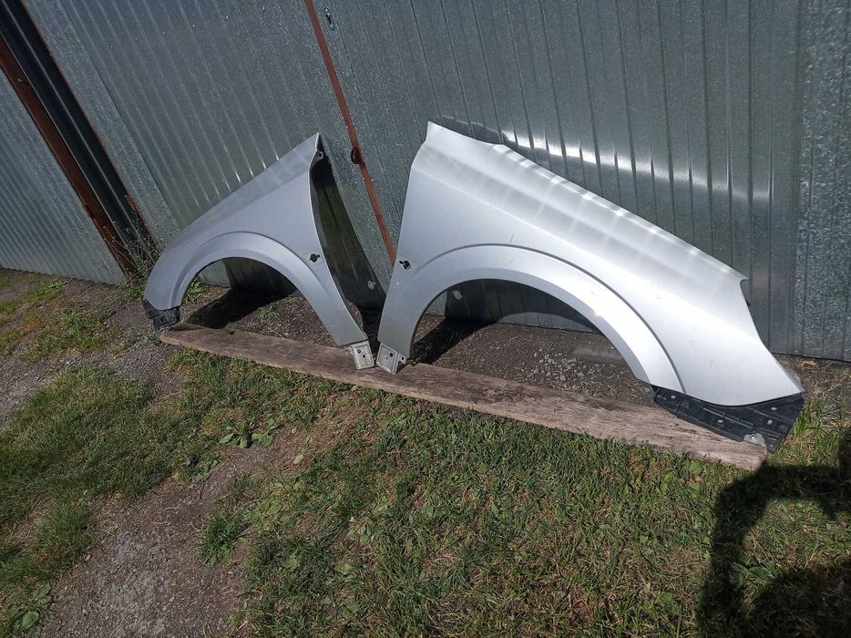 Opel vectra C LIFT Błotnik prawy przód L.P. srebrny Z157