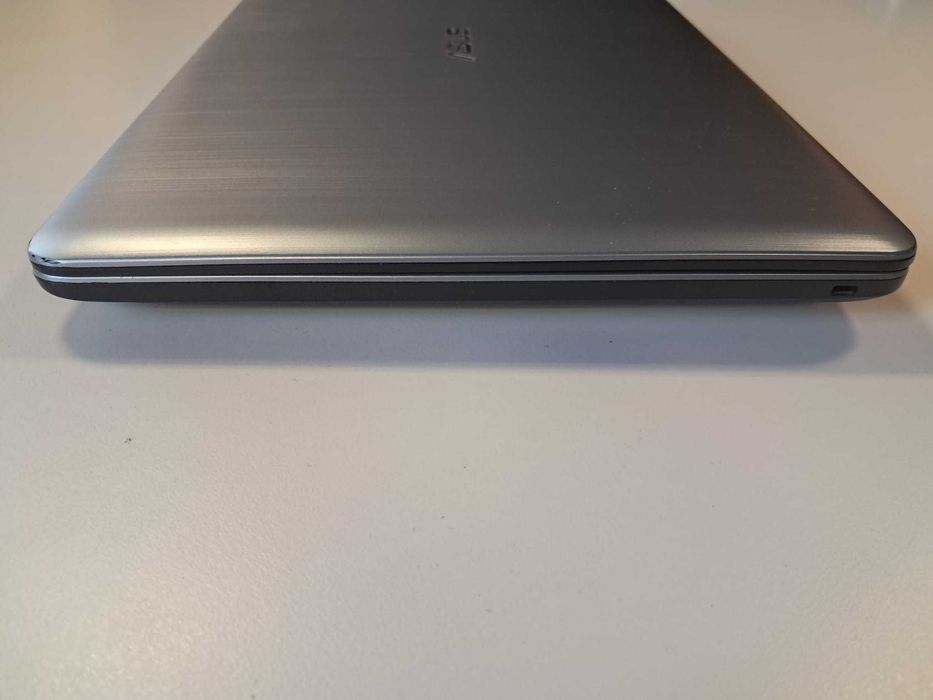 Portátil ASUS AMD A6-7310 APU (RadeonR4 Graphics 2.00GHz, 4,00GB RAM