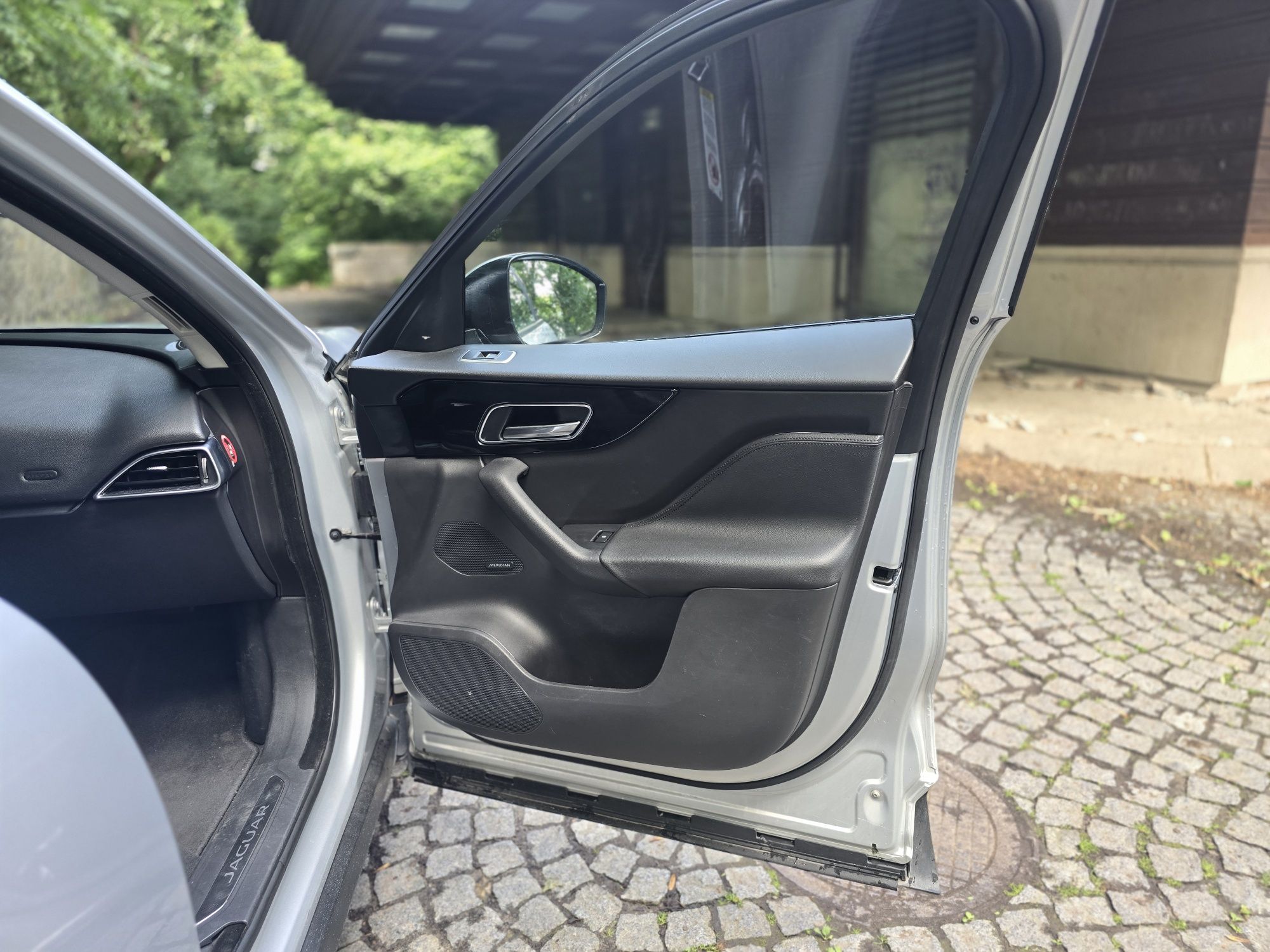 Продам Jaguar f-pace 2018