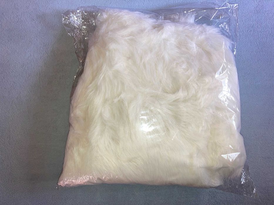 Białe futro sztuczne unisex