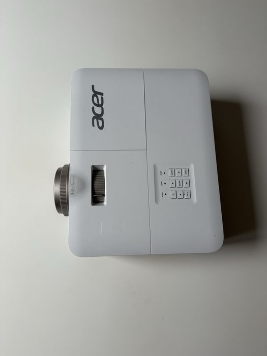Проєктор Acer HV532
