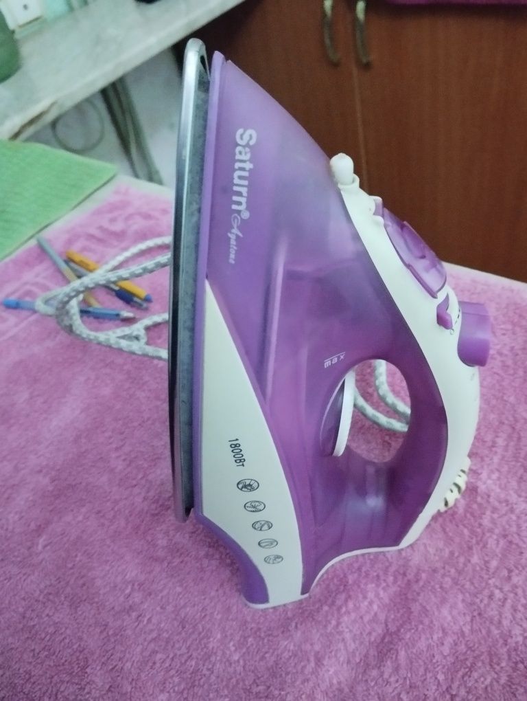 Утюг Saturn Agatone