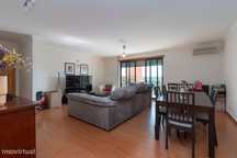 Apartamento T3 com 2 Estacionamentos – Colinas da Arrábida, Quinta do