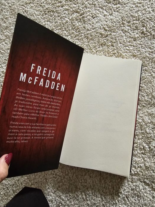 Livro " O Segredo da Criada"