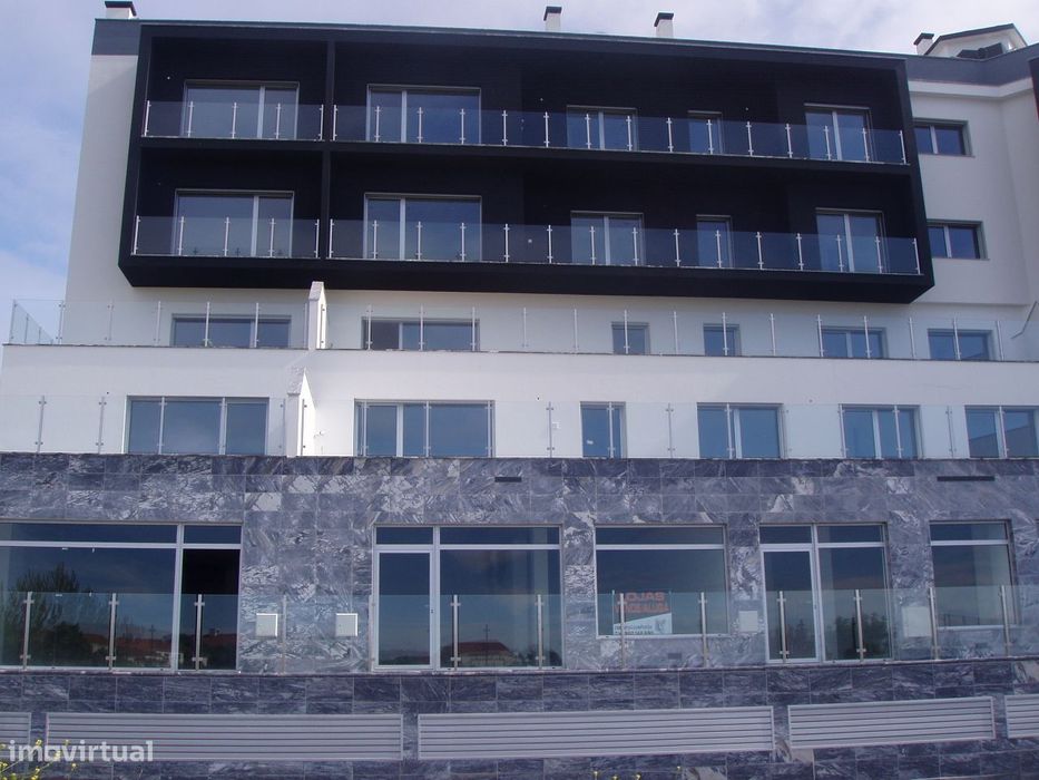 Alugo Loja em zona privilegiada com vista Tejo