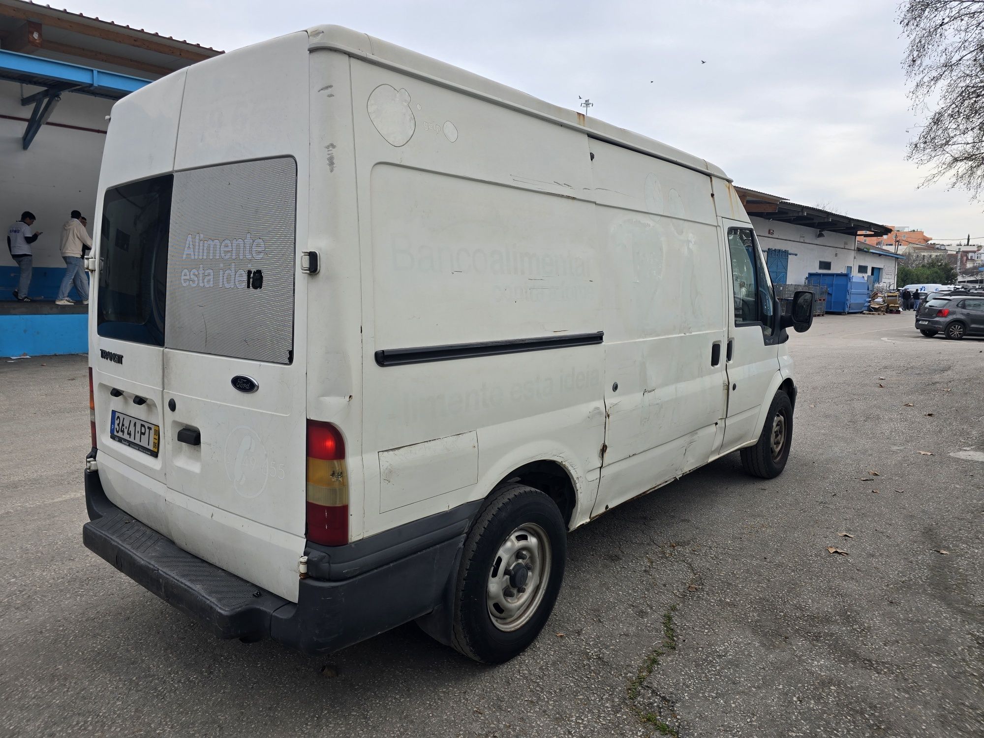 Ford Transit 330M 2.4 Tdci