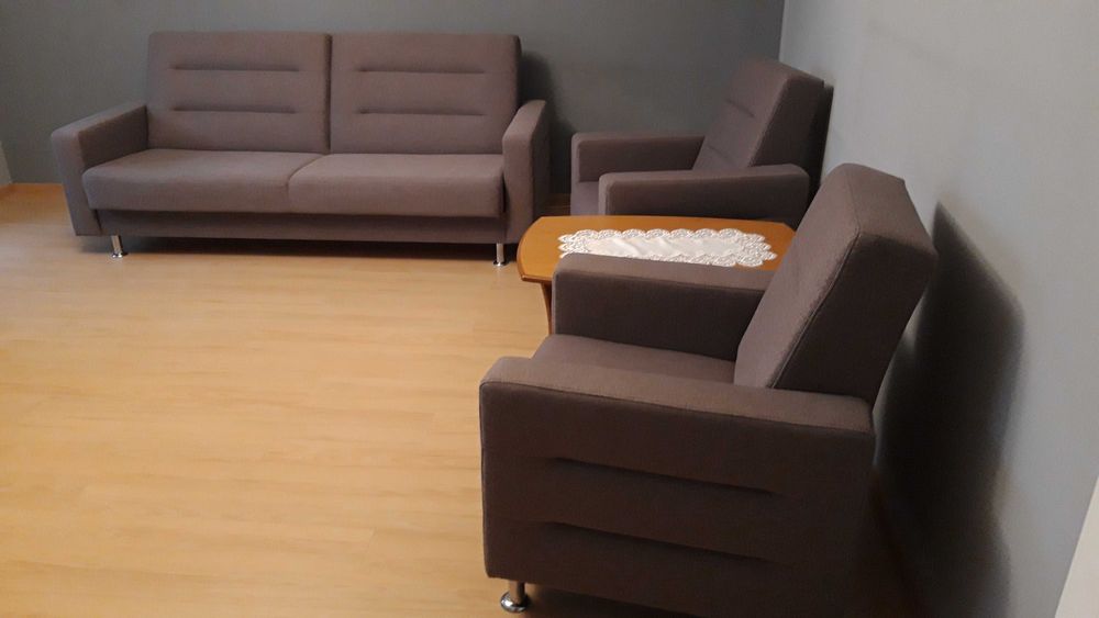 Elegancki zestaw wypoczynkowy – sofa 3-1-1
