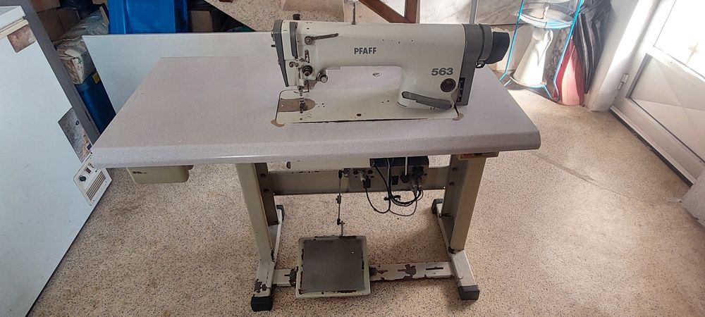 Maquina de costura profissional