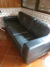 Sofa em pele preta de 3 lugares