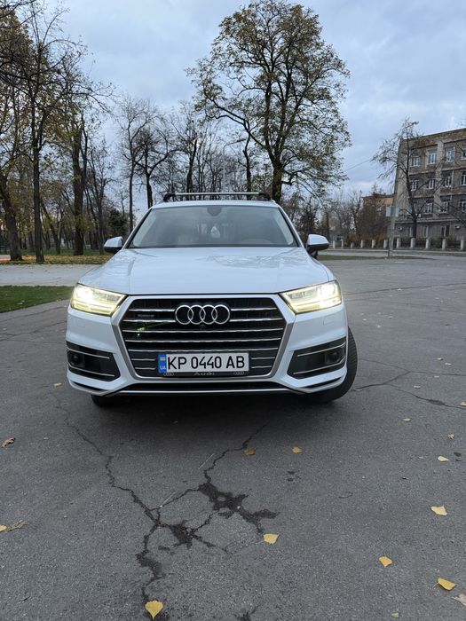 Audi Q7 2018 рік