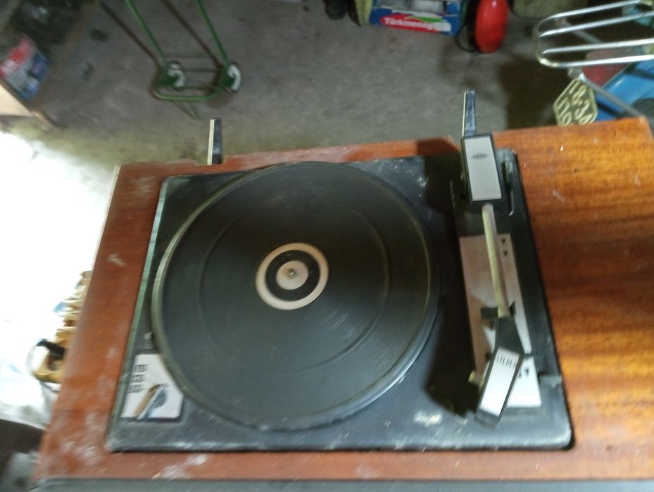 Стационарная транзисторная радиола "Вега-323-стерео", 70-их годов.