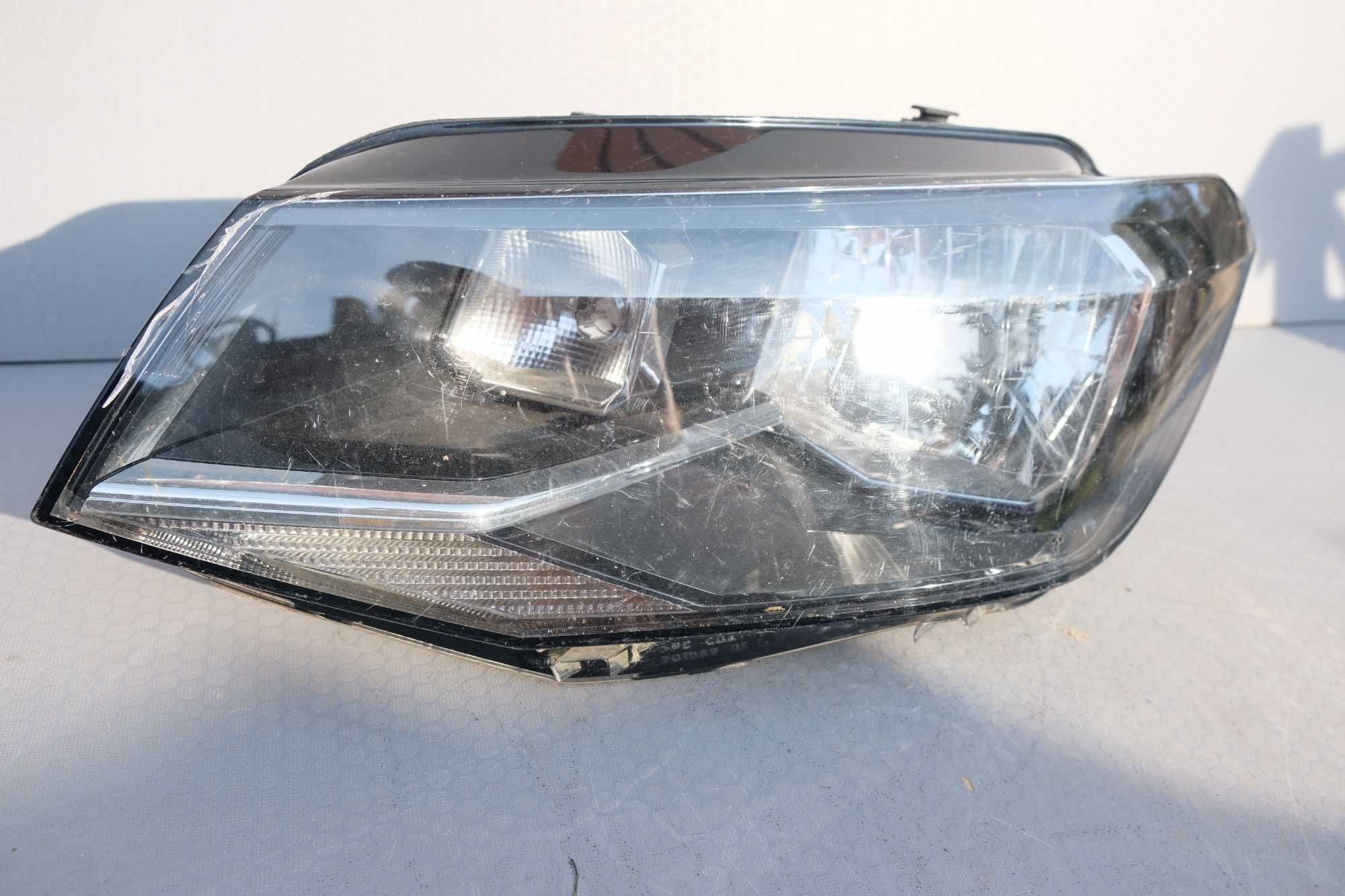 Lampa lewy przód Vw Caddy III llift 2k1