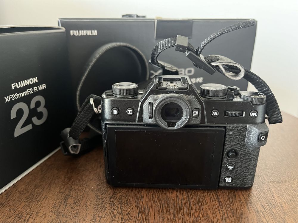 Fujifilm X-T30 czarny + 2 obiektywy 15-45mm i 23mm