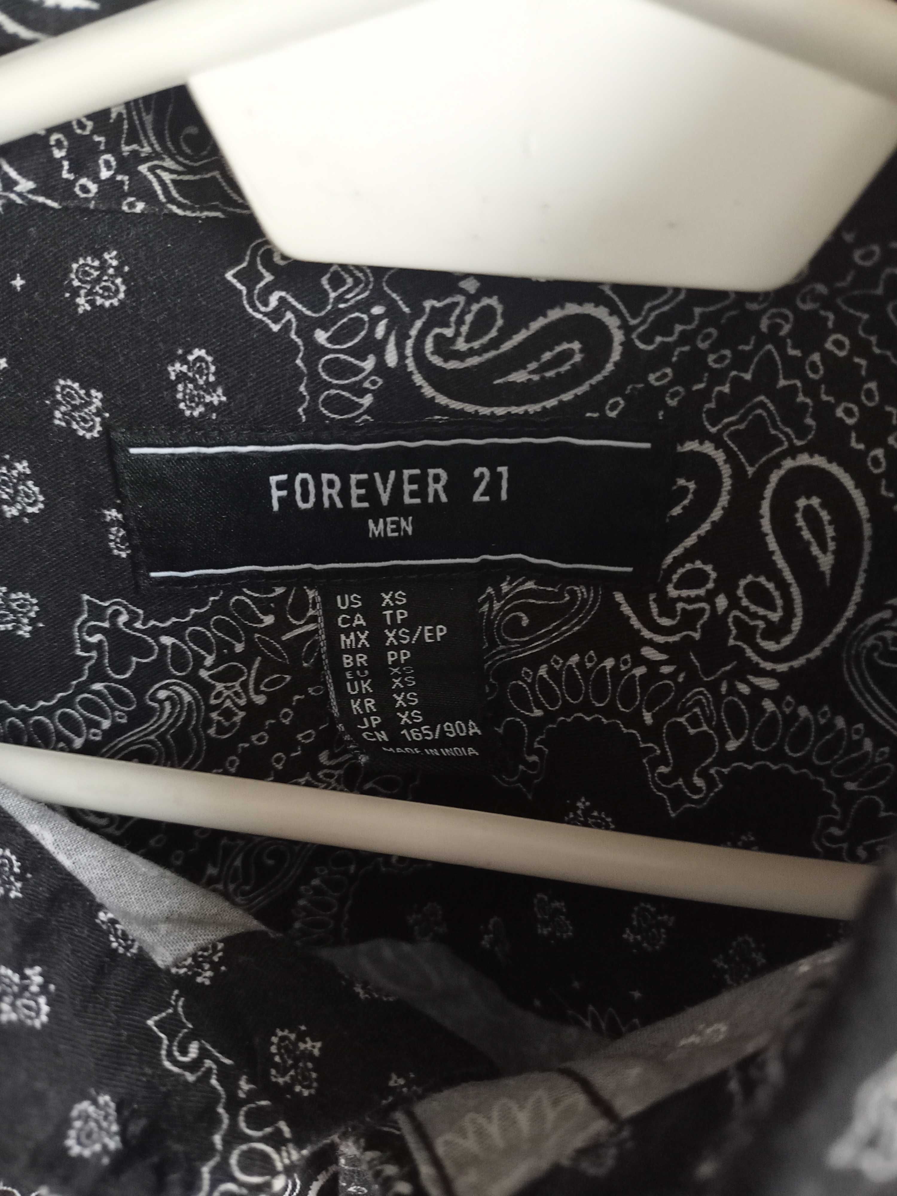 Czarno-biała koszula w stylu bandana Forever 21