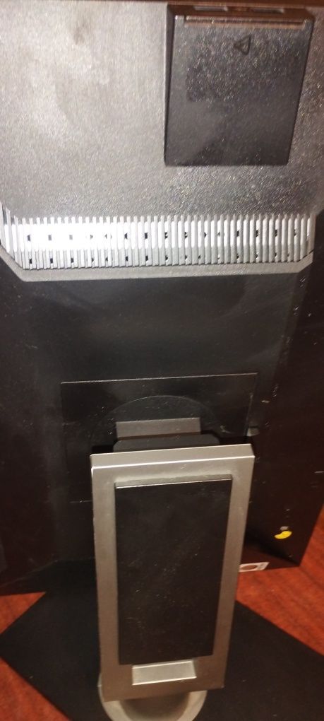 Монітор 22" Dell Стан гарний usb