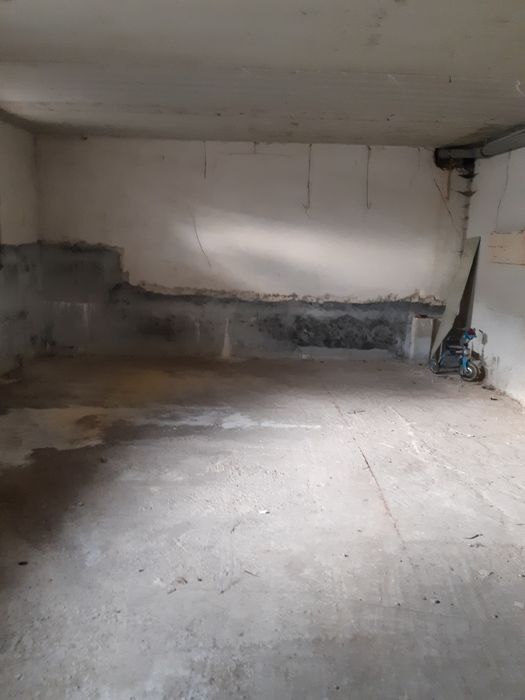 Терміновий продаж напівцокольного приміщення заг. площею 116 м кв.