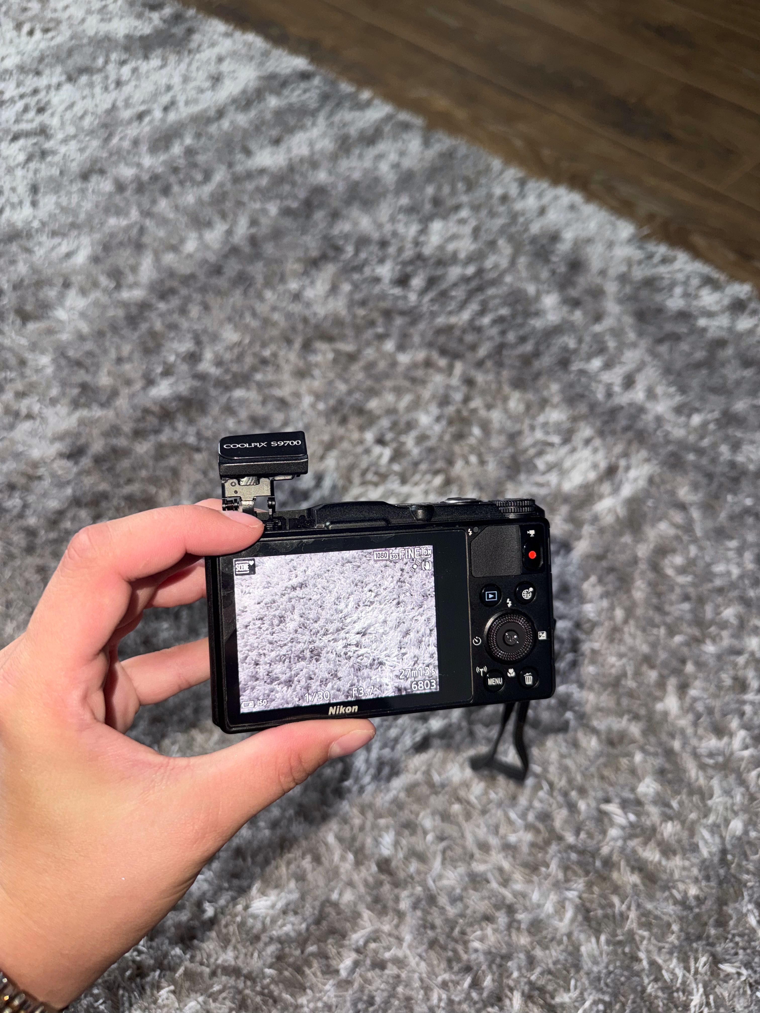 Nikon coolpix s9700 повний аналог Canon g7x mark III