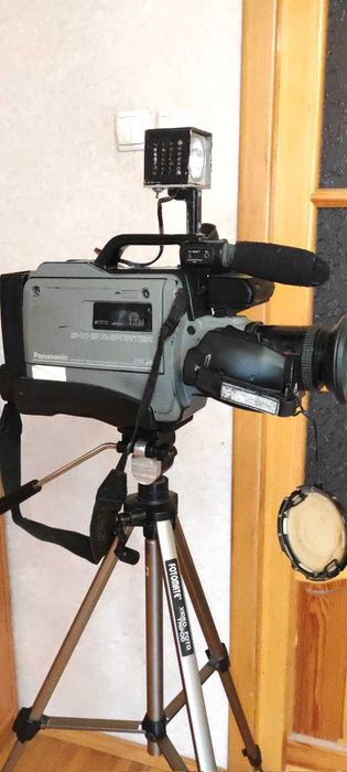 Продам видеокамеры Panasonic M40 и Panasonic M455