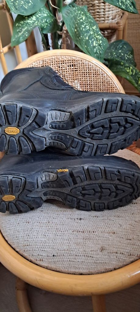 Buty  vibram boa