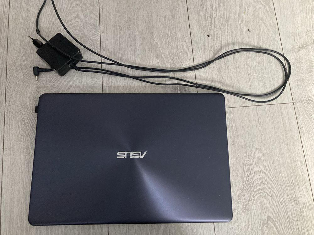 laptop asus rodeon w dobtym stanie
