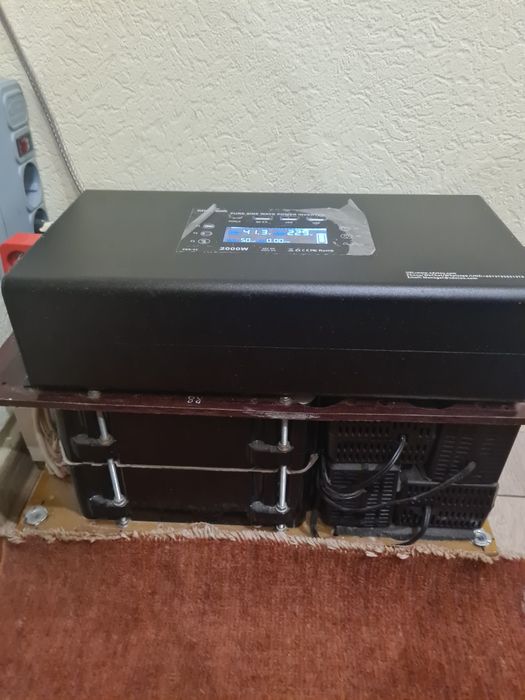 ДБЖ безперебійник Інвертор datou boss 2300w/1600w ємність.