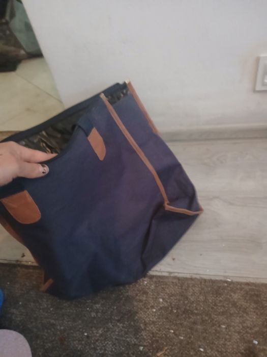 Granatowa torba na zakupy