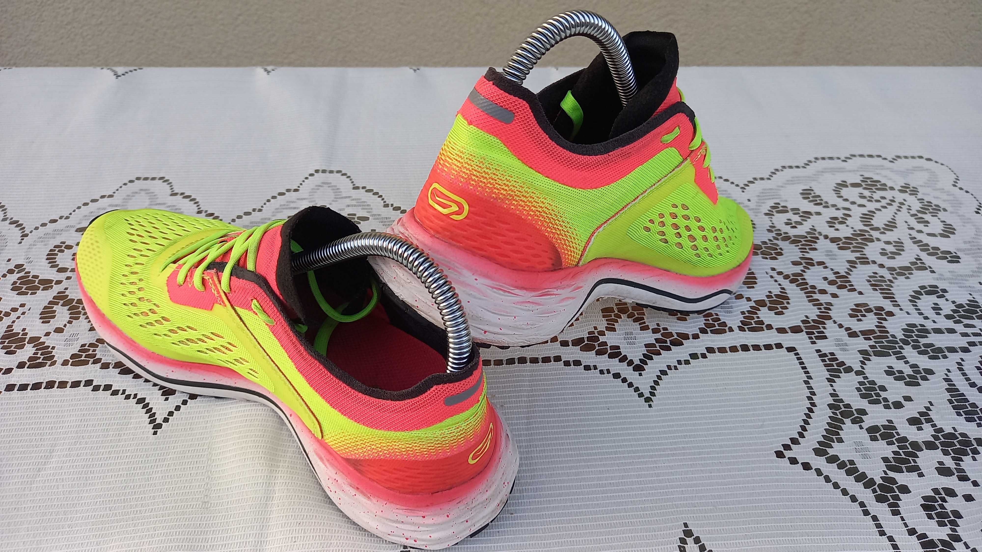 KIPRUN KDlight buty do biegania r.40 w.25,5cm