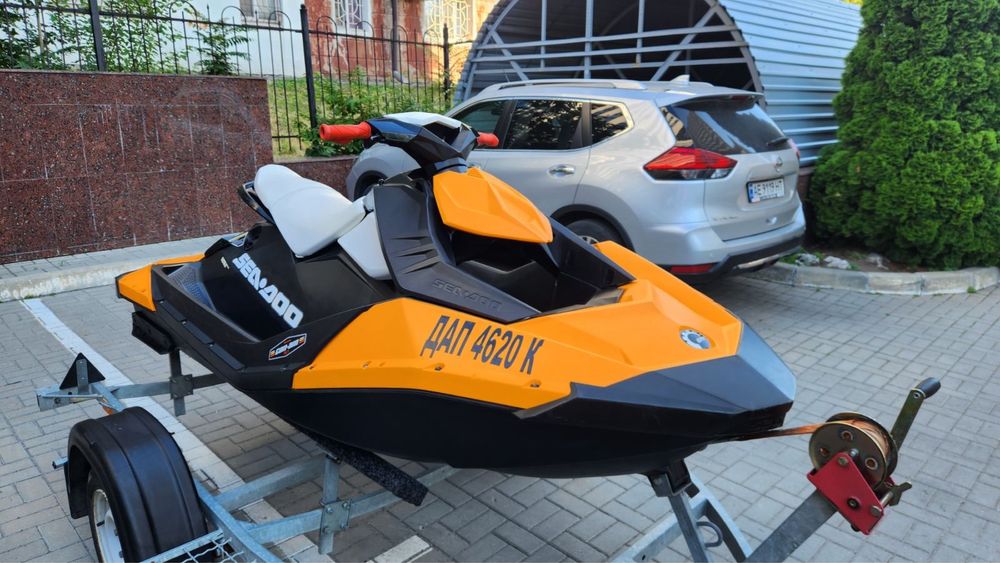 Brp spark гидроцикл