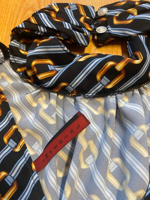 Sukienka Imperial stójka bufiasty długi rękaw glamour awangardowa