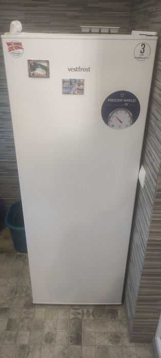 Морозильная камера Vestfrost CMFN 144 W 175л