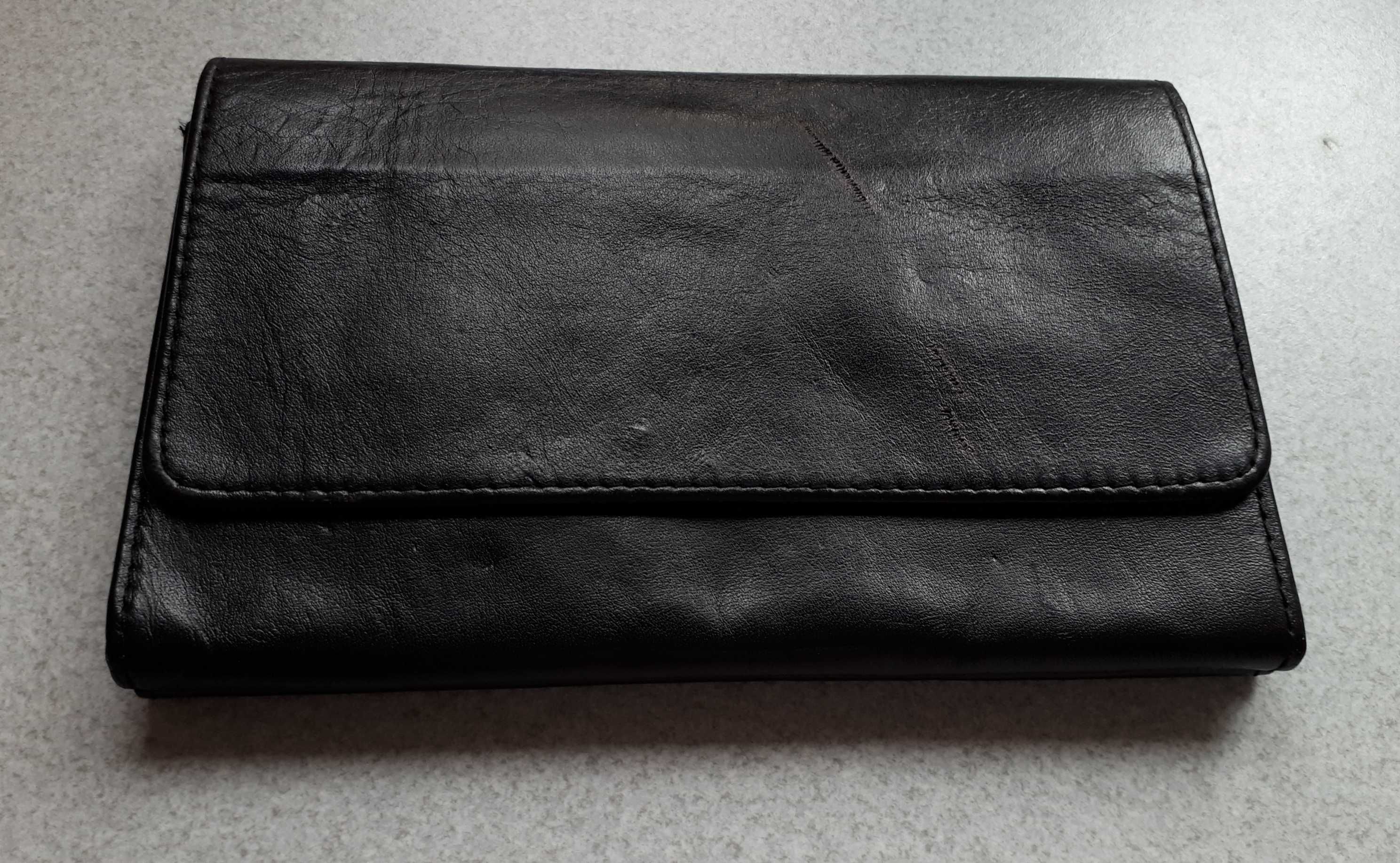 portfel czarny skórzany