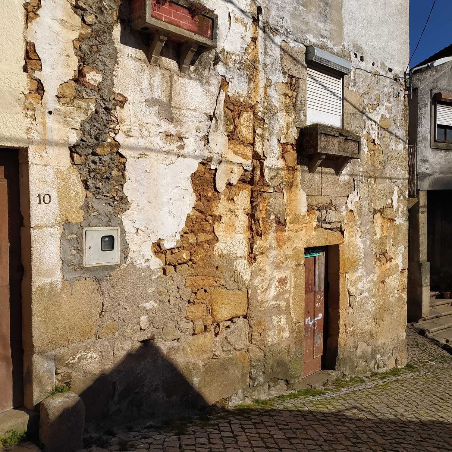 Casa Para Reconstrução Salzedas - Tarouca