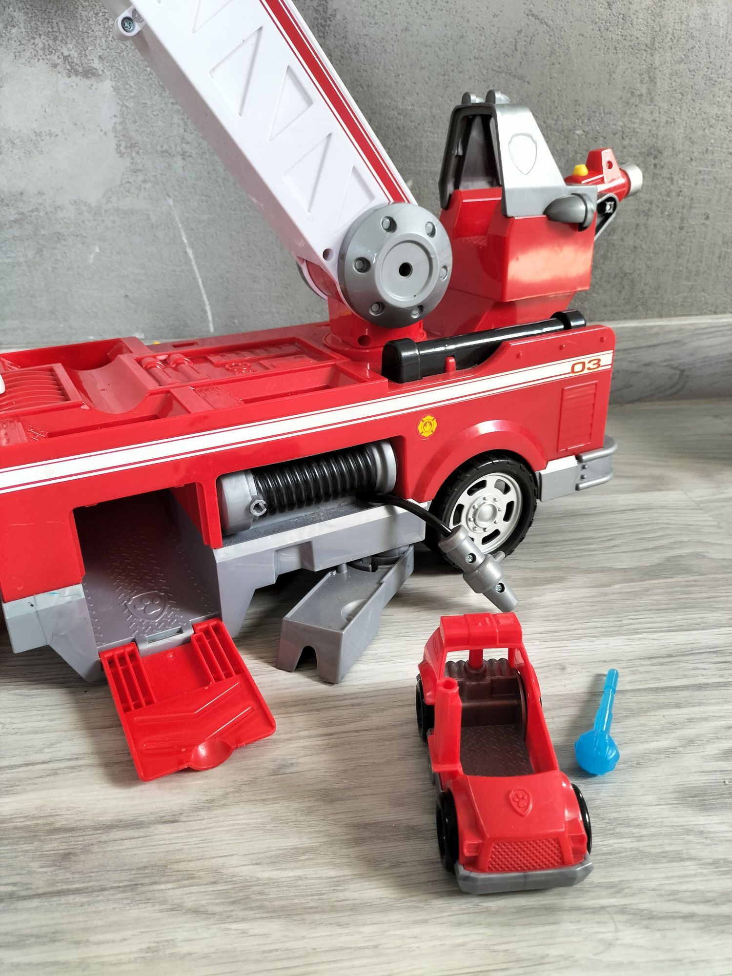 Wielki Wóz Strażacki Psi Patrol Paw Patrol Spin Master Fire Truck