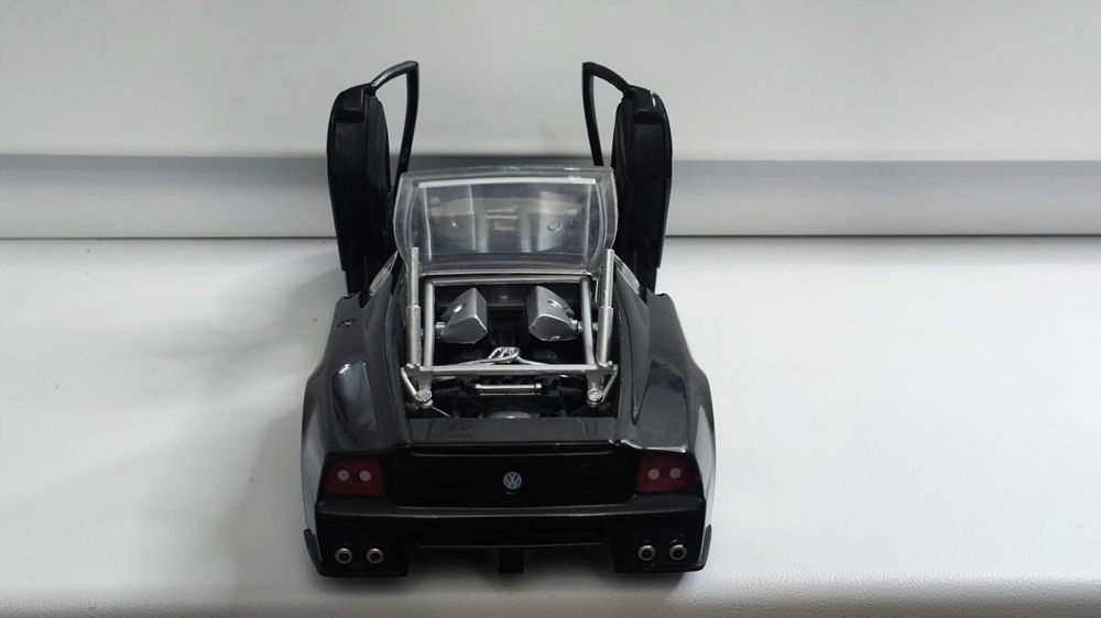 Модель, машинка Volkswagen Nardo W12 Show Car 1.24 Motormax