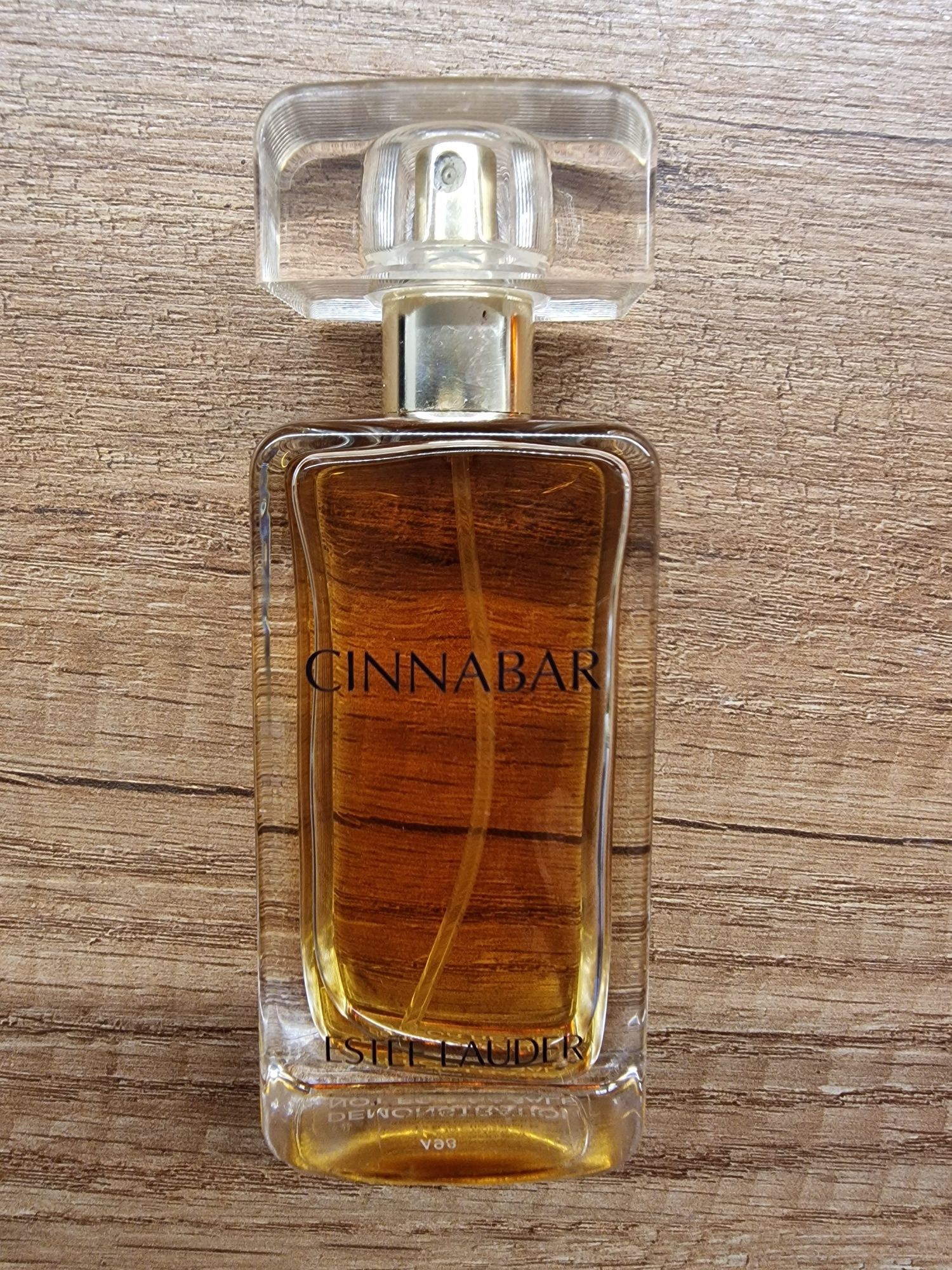 Perfumy Estee Lauder Cinnabar
