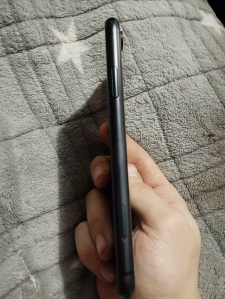 Iphone XR 64 black neverlock