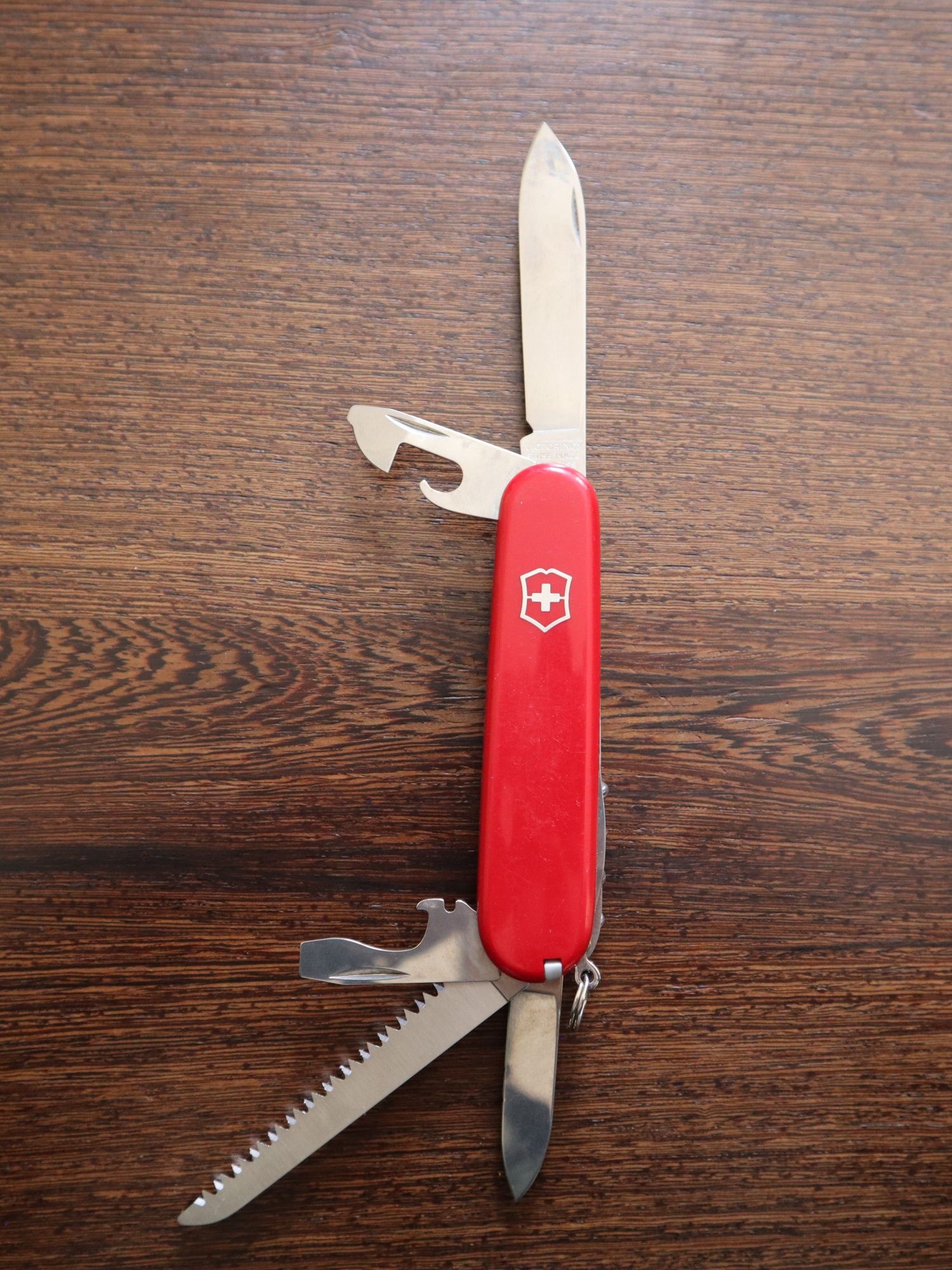 Victorinox Camper Red